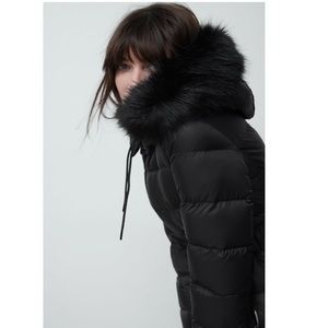 Down Jacket with Faux Fur Hood Size M NWT